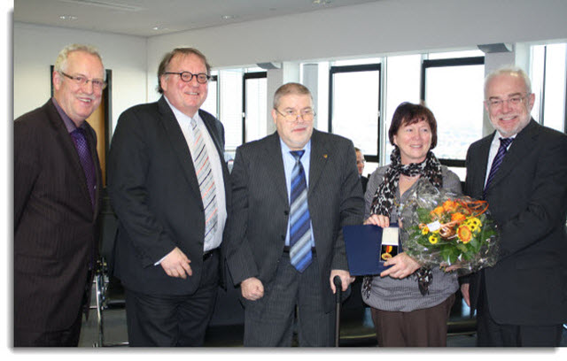 19.12.2011 Verleihung der Landesverdienstmedaille an Friedel-Wulf Kupfer